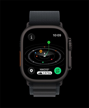 Apple Watch Ultra 3, culoare neagră, carcasă din titan, aplicația Busolă, puncte de reper marcate, curea, brățară Alpină Neagră