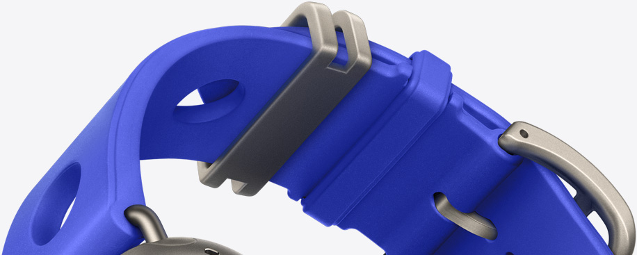 Correa Scub’H Diving para el Apple Watch Hermès, color Bleu Néon (azul brillante), fabricada con goma moldeada, aberturas circulares en el centro, hebilla y componentes de titanio natural