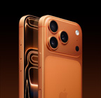 iPhone 17, Farbe Lavendel, Vorderseite, schräge Rückansicht, Dual Fusion Kamera-System oben links, Taste für  Kamerasteuerung, Vorderseite mit All‑Screen Design, Actiontaste, Lautstärketasten und Seitentaste